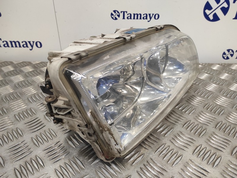 Recambio de faro derecho para volvo s40 berlina 1.9 diesel cat referencia OEM IAM 1AG007861  30899683