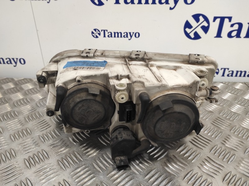 Recambio de faro derecho para volvo s40 berlina 1.9 diesel cat referencia OEM IAM 1AG007861  30899683