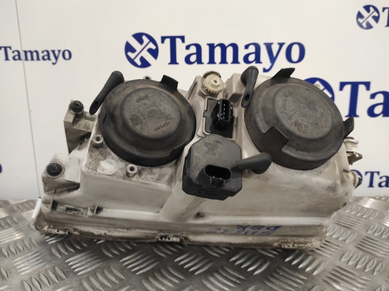 Recambio de faro derecho para volvo s40 berlina 1.9 diesel cat referencia OEM IAM 1AG007861  30899683