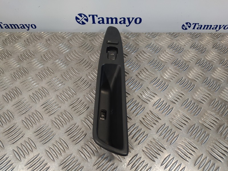 Recambio de mando elevalunas delantero derecho para volvo s40 berlina 1.9 diesel cat referencia OEM IAM 30889753  