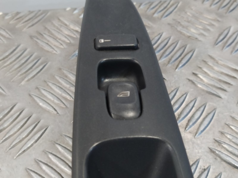 Recambio de mando elevalunas delantero derecho para volvo s40 berlina 1.9 diesel cat referencia OEM IAM 30889753  