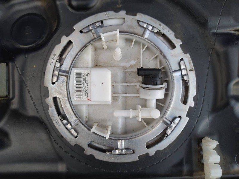 Recambio de deposito combustible para mercedes-benz clase a (w176) 1.6 cat referencia OEM IAM A2464702901LU  