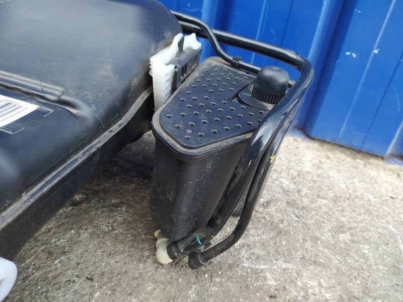 Recambio de deposito combustible para mercedes-benz clase a (w176) 1.6 cat referencia OEM IAM A2464702901LU  