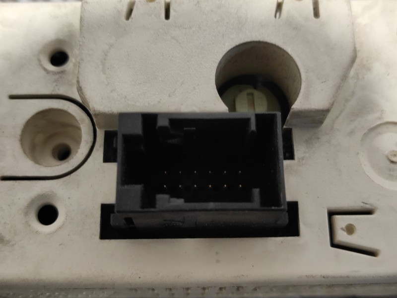 Recambio de pantalla / mando multifuncion para opel astra g berlina 2.0 dti referencia OEM IAM 24418957  