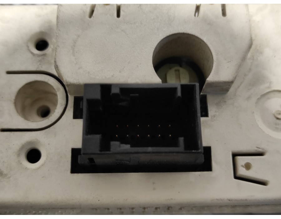 Recambio de pantalla / mando multifuncion para opel astra g berlina 2.0 dti referencia OEM IAM 24418957  
