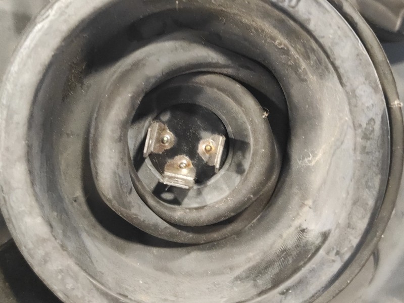 Recambio de faro izquierdo para opel vivaro furgón/combi (07.2006 =>) 2.0 16v cdti referencia OEM IAM 8200701354 89313970 938598