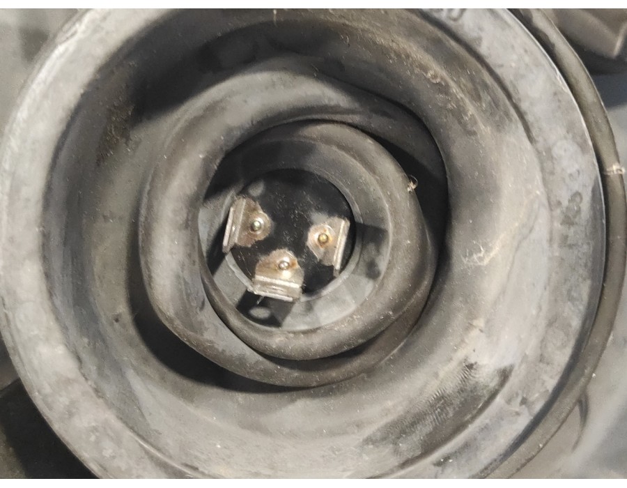 Recambio de faro izquierdo para opel vivaro furgón/combi (07.2006 =>) 2.0 16v cdti referencia OEM IAM 8200701354 89313970 938598
