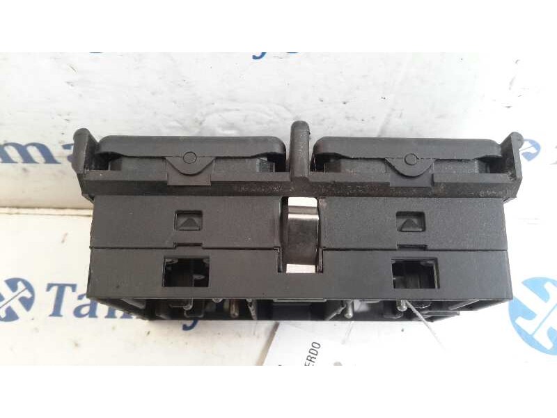 Recambio de mando elevalunas delantero izquierdo para bmw serie 7 (e32) 3.5 cat referencia OEM IAM 1379075  