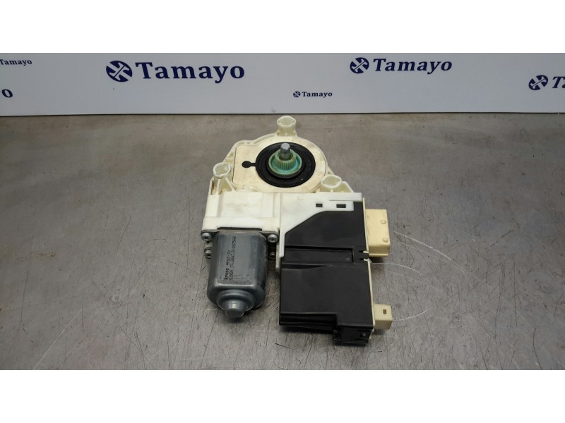 Recambio de motor elevalunas delantero derecho para peugeot 307 break/sw (s2) referencia OEM IAM 997831101 996388102 7746004701