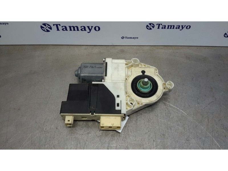 Recambio de motor elevalunas delantero derecho para peugeot 307 break/sw (s2) referencia OEM IAM 997831101 996388102 7746004701