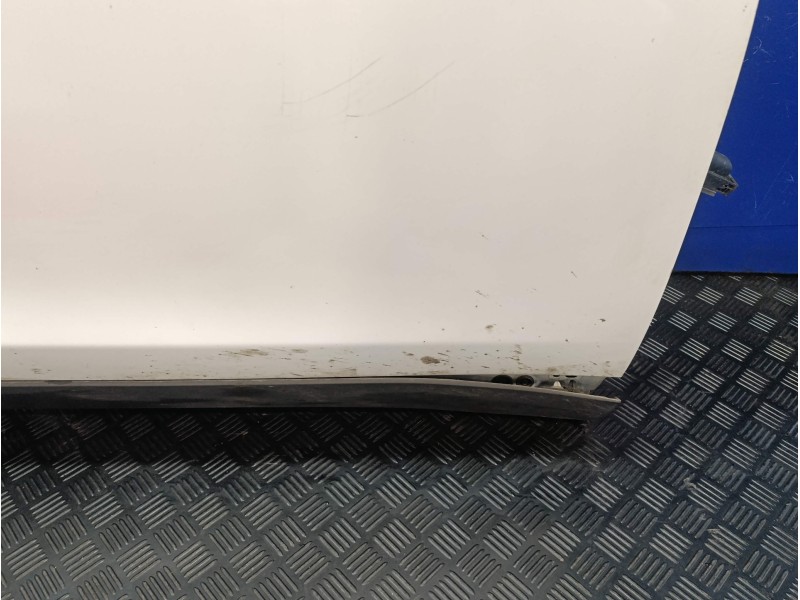 Recambio de puerta delantera derecha para land rover discovery sport referencia OEM IAM   