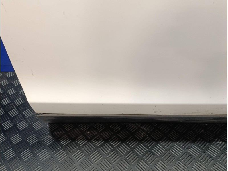 Recambio de puerta delantera derecha para land rover discovery sport referencia OEM IAM   