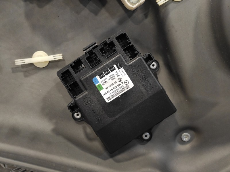 Recambio de elevalunas trasero izquierdo para mercedes-benz clase b (w245) 2.0 cdi cat referencia OEM IAM A1697301579  
