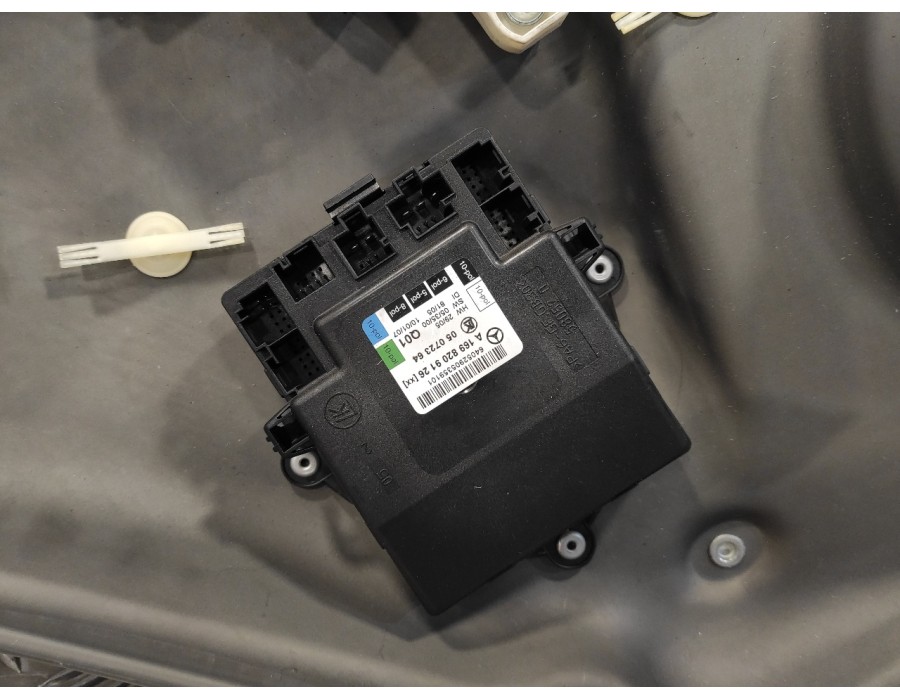 Recambio de elevalunas trasero izquierdo para mercedes-benz clase b (w245) 2.0 cdi cat referencia OEM IAM A1697301579  
