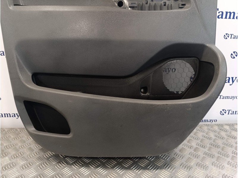 Recambio de guarnecido puerta delantera izquierda para toyota proace referencia OEM IAM 156121412 98082244ZM 156121432