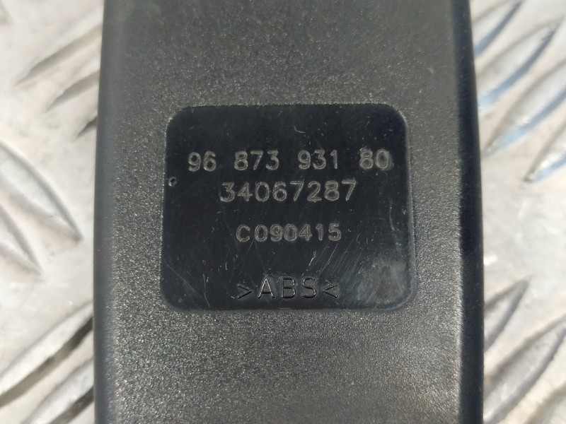 Recambio de enganche cinturon delantero izquierdo para citroën c3 1.2 12v vti referencia OEM IAM 9687393180  34067287