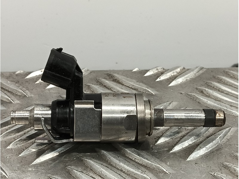 Recambio de inyector para mazda cx-5 2.0 cat referencia OEM IAM PE2713250  