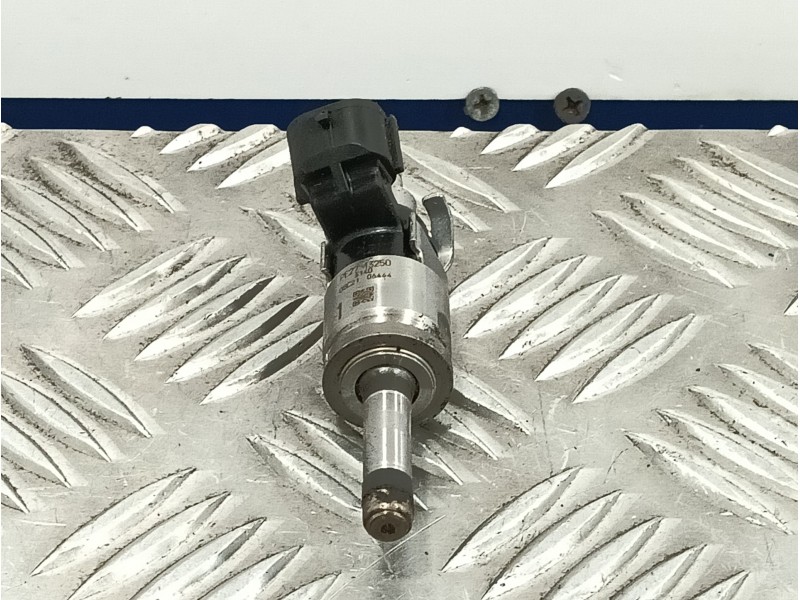 Recambio de inyector para mazda cx-5 2.0 cat referencia OEM IAM PE2713250  