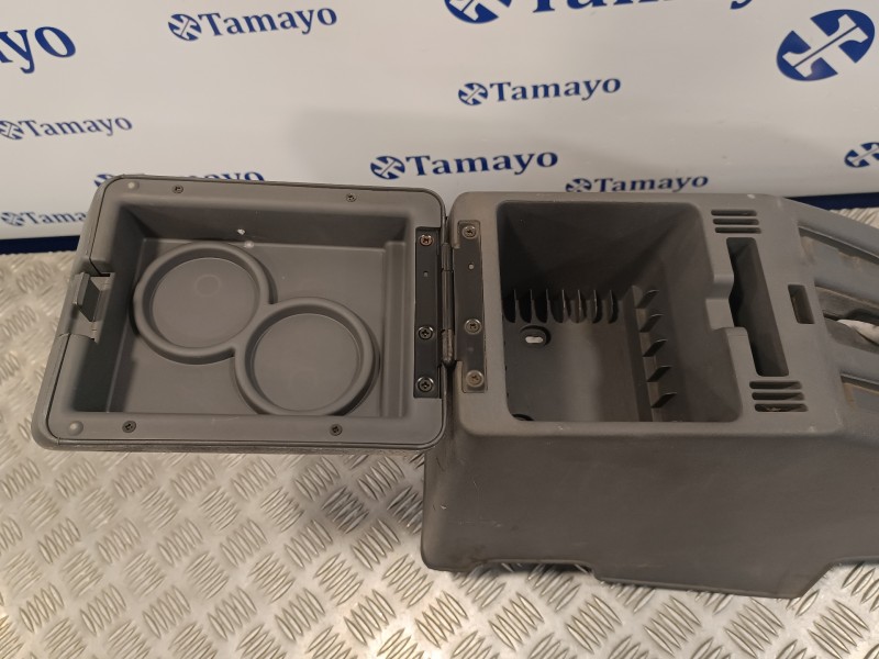 Recambio de apoyabrazos central para nissan terrano/terrano.ii (r20) 2.7 turbodiesel referencia OEM IAM 969107F000  