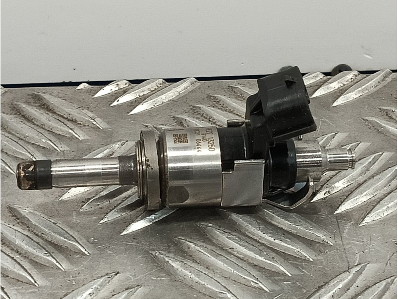 Recambio de inyector para mazda cx-5 2.0 cat referencia OEM IAM PE2713250  