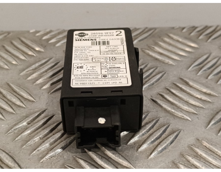 Recambio de boton cierre centralizado para nissan terrano/terrano.ii (r20) 2.7 turbodiesel referencia OEM IAM 285969F972  5WK464