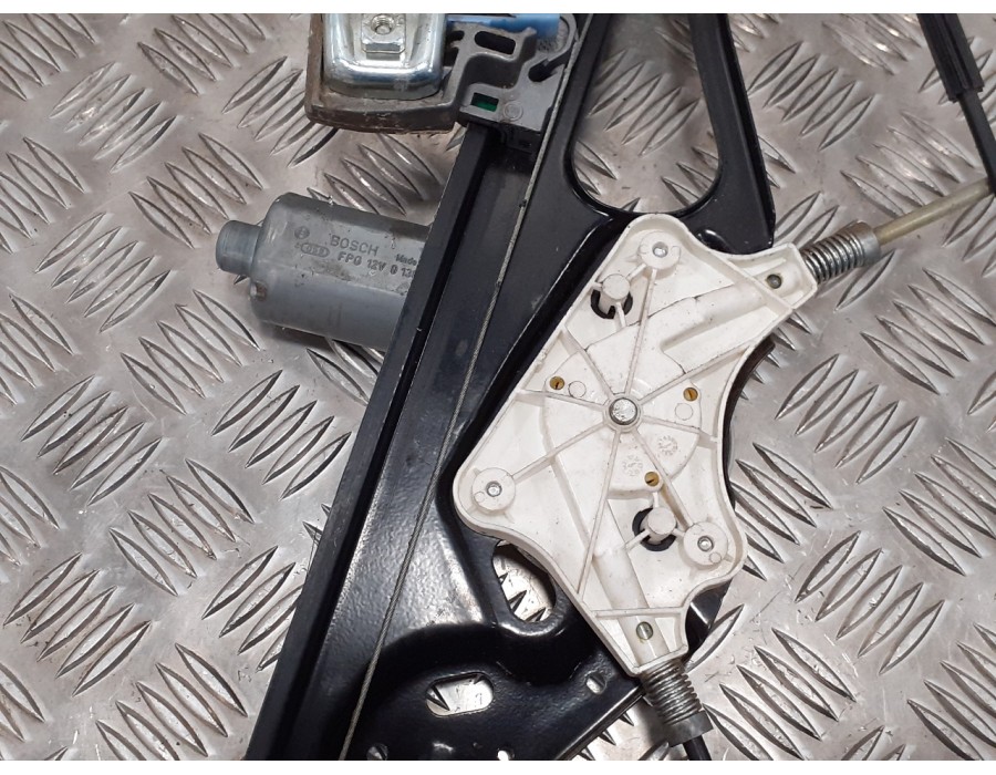 Recambio de elevalunas delantero izquierdo para mercedes-benz clase e (w211) berlina 3.2 v6 18v cat referencia OEM IAM A21182029