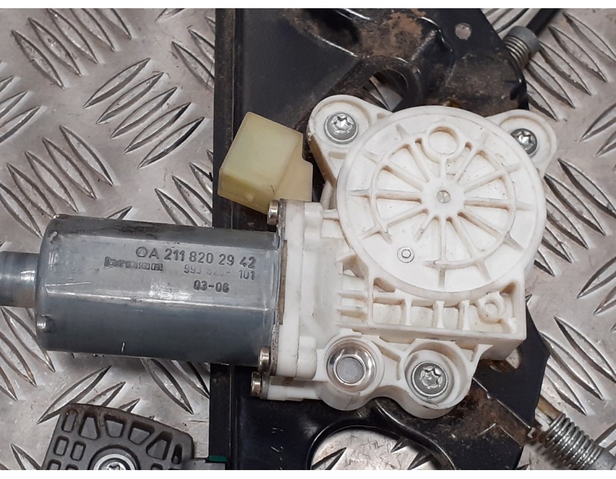 Recambio de elevalunas delantero izquierdo para mercedes-benz clase e (w211) berlina 3.2 v6 18v cat referencia OEM IAM A21182029
