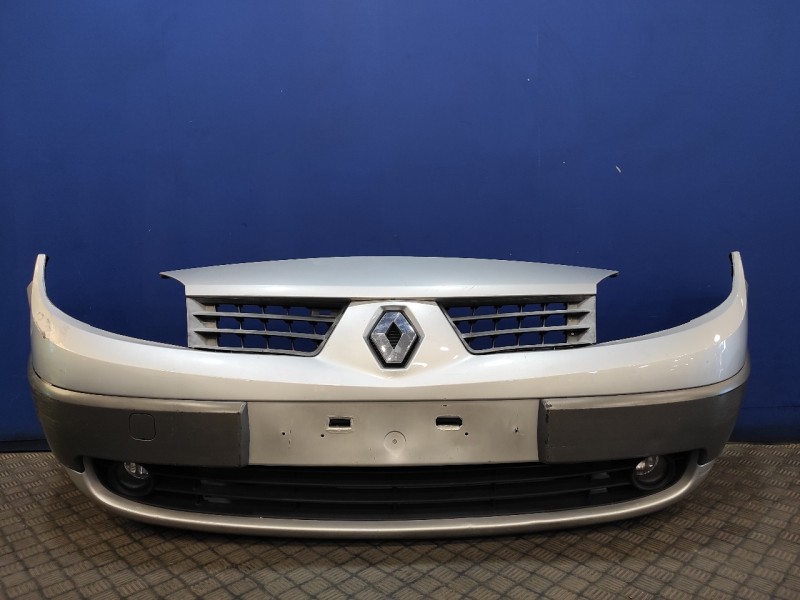 Recambio de paragolpes delantero para renault scenic ii 1.9 dci diesel referencia OEM IAM   