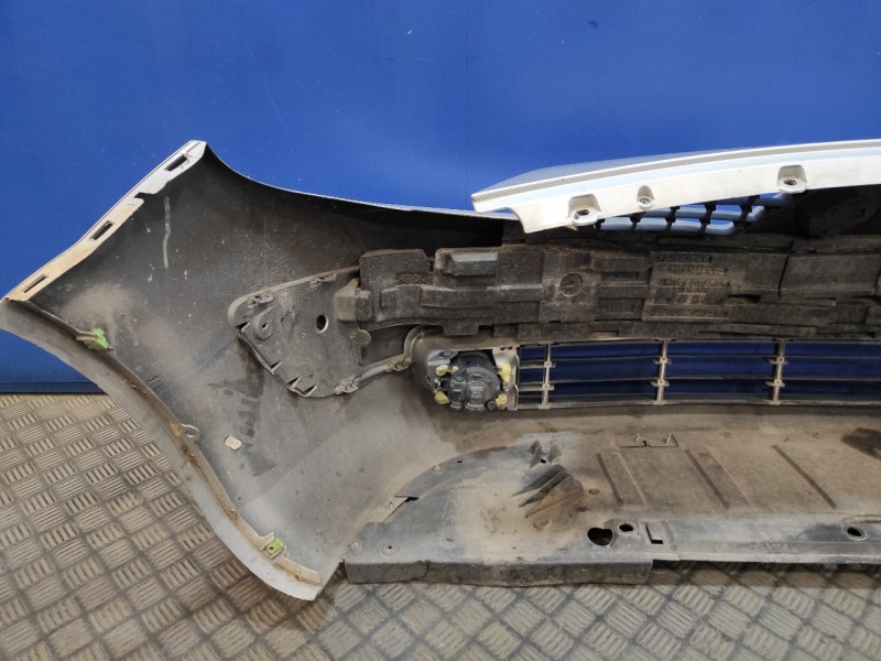 Recambio de paragolpes delantero para renault scenic ii 1.9 dci diesel referencia OEM IAM   