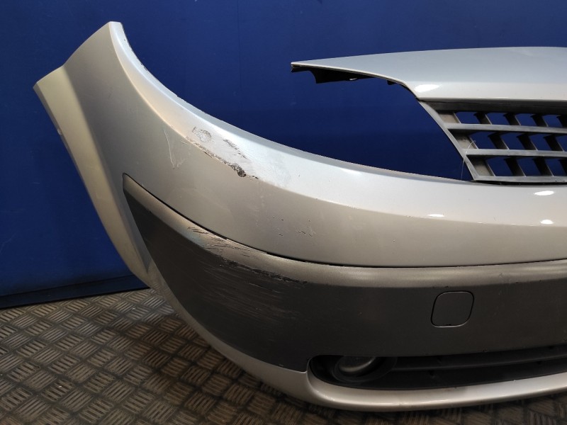 Recambio de paragolpes delantero para renault scenic ii 1.9 dci diesel referencia OEM IAM   