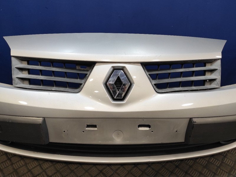 Recambio de paragolpes delantero para renault scenic ii 1.9 dci diesel referencia OEM IAM   