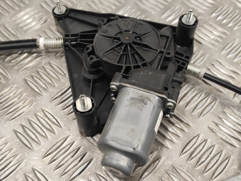 Recambio de elevalunas delantero derecho para toyota aygo 1.0 cat referencia OEM IAM 402662A 698100H031 430100E0