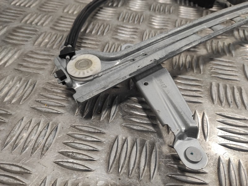 Recambio de elevalunas delantero derecho para toyota aygo 1.0 cat referencia OEM IAM 402662A 698100H031 430100E0