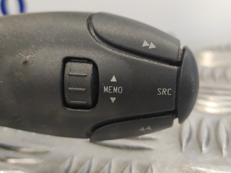 Recambio de mando multifuncion para peugeot 207 1.4 referencia OEM IAM 96657288XT  