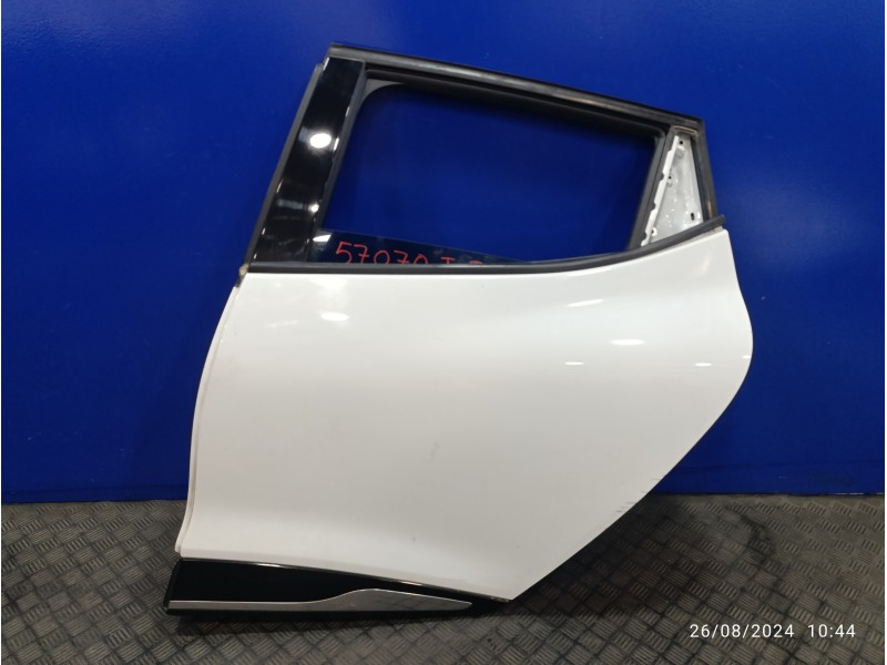 Recambio de puerta trasera izquierda para renault clio iv 1.5 dci diesel fap energy referencia OEM IAM   
