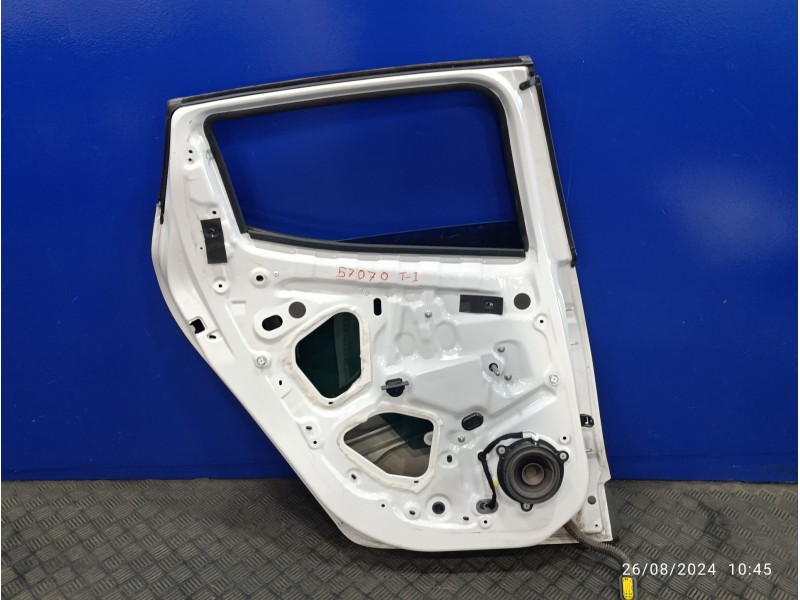 Recambio de puerta trasera izquierda para renault clio iv 1.5 dci diesel fap energy referencia OEM IAM   