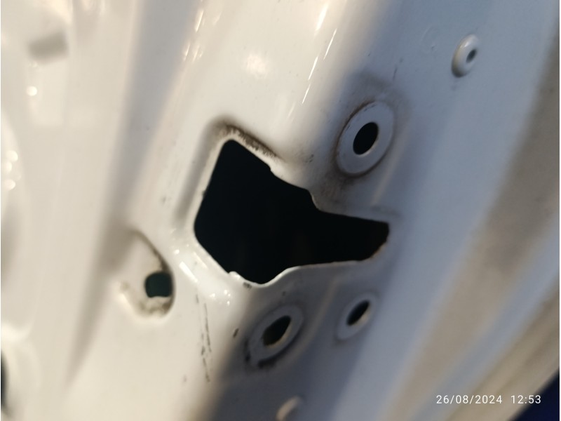 Recambio de puerta trasera derecha para renault clio iv 1.5 dci diesel fap energy referencia OEM IAM   