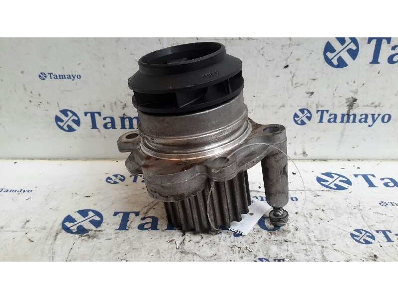 Recambio de bomba agua para skoda rapid 1.6 tdi dpf referencia OEM IAM 03L121031  038121019