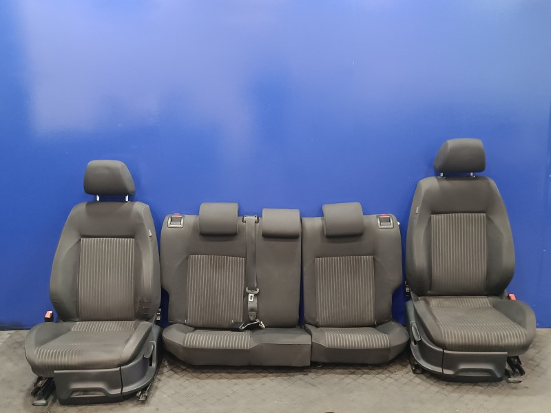 Recambio de juego asientos completo para volkswagen polo (6r1) 1.6 tdi referencia OEM IAM 6Q0885356  6Q0885355