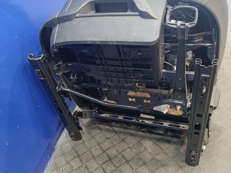 Recambio de juego asientos completo para volkswagen polo (6r1) 1.6 tdi referencia OEM IAM 6Q0885356  6Q0885355