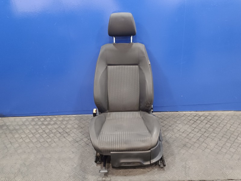 Recambio de juego asientos completo para volkswagen polo (6r1) 1.6 tdi referencia OEM IAM 6Q0885356  6Q0885355