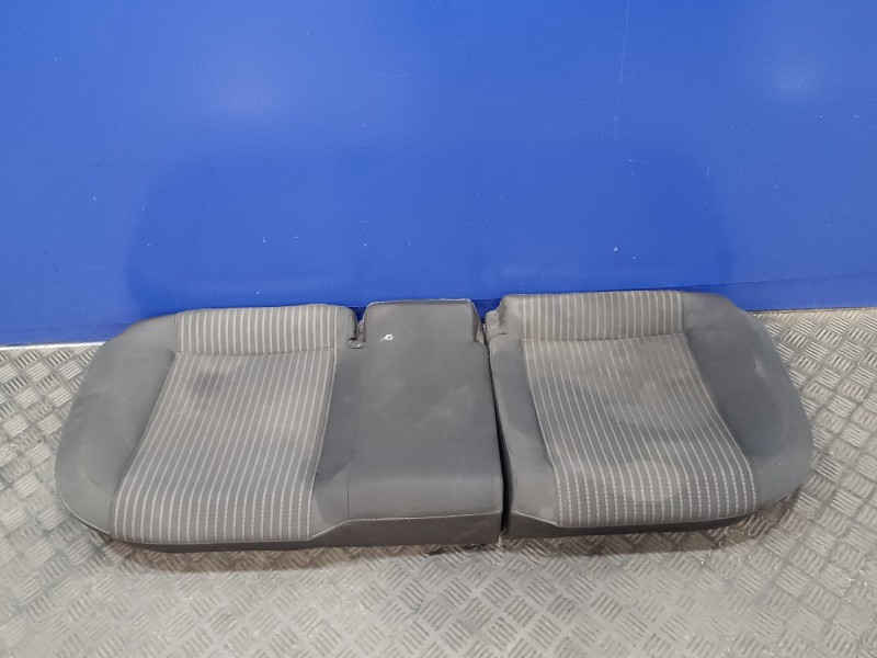 Recambio de juego asientos completo para volkswagen polo (6r1) 1.6 tdi referencia OEM IAM 6Q0885356  6Q0885355