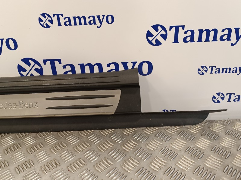 Recambio de spoiler talonera derecha para mercedes-benz clase slk (w171) roadster 1.8 cat referencia OEM IAM 1716800235  