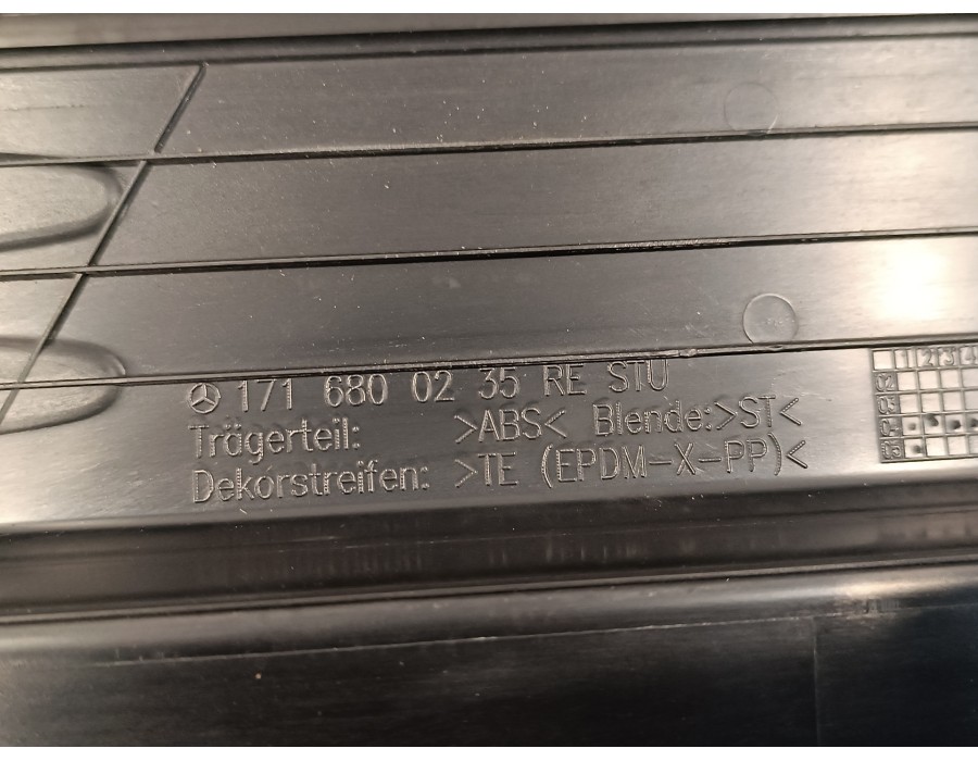 Recambio de spoiler talonera derecha para mercedes-benz clase slk (w171) roadster 1.8 cat referencia OEM IAM 1716800235  