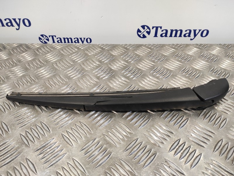 Recambio de brazo limpia trasero para toyota aygo 1.0 cat referencia OEM IAM   