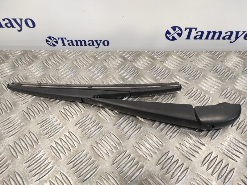Recambio de brazo limpia trasero para toyota aygo 1.0 cat referencia OEM IAM   