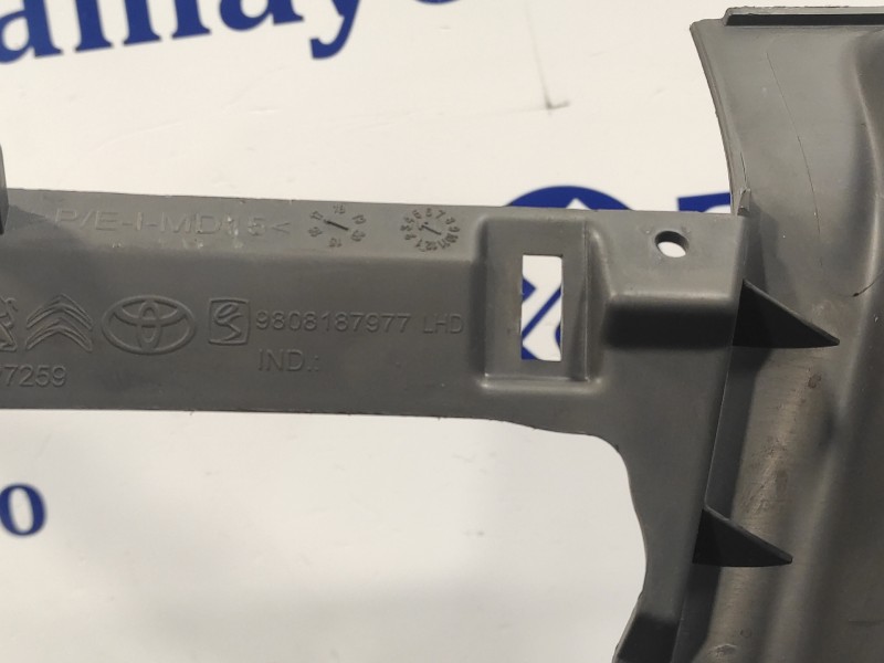 Recambio de moldura para toyota proace referencia OEM IAM 9808187977  