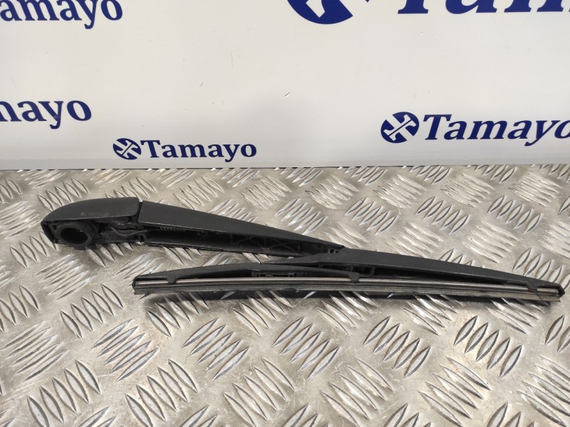 Recambio de brazo limpia trasero para toyota aygo 1.0 cat referencia OEM IAM   