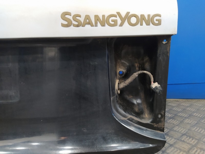Recambio de porton trasero para ssangyong kyron 2.0 referencia OEM IAM   