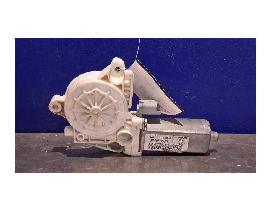 Recambio de motor elevalunas delantero izquierdo para peugeot 307 (s1) xr clim referencia OEM IAM 990250100 9634457380 013082202